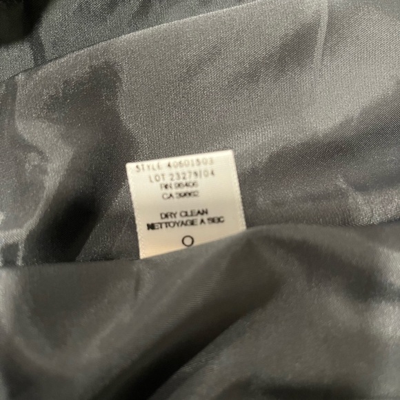 THEORY Grey Wide Pink Pinstripe suit. Size 0 - Picture 9 of 11